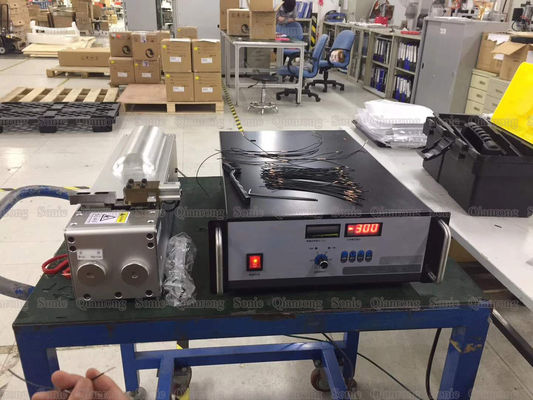 20Khz 4000w 가장 새로운 초음파 기술에 의하여 초음파 철사 접합 기계를 납땜하는 연결관 맨끝